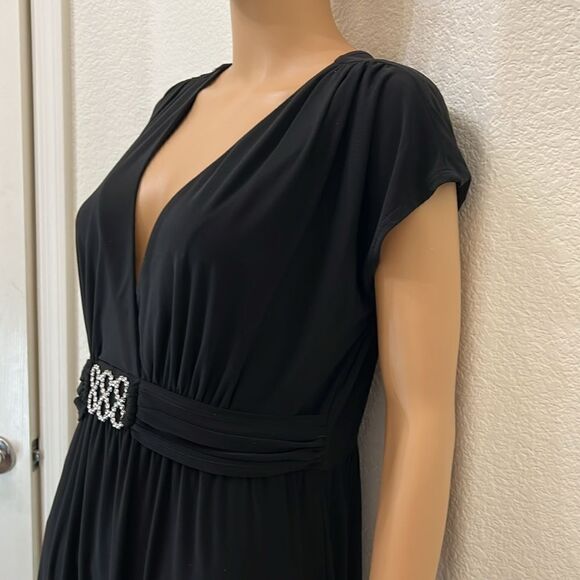 Olivia Matthews Woman’s Black Dress Sz 14 VNeck Cap Sleeve Maxi Rhinestone Brooc - Picture 3 of 10